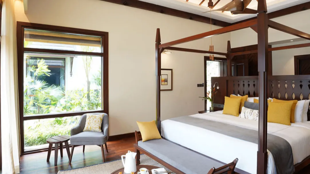 Luxury Villa Lake View with Sit Out